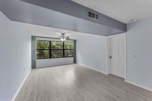 6097 Balboa Circle 202, Boca Raton, FL 33433