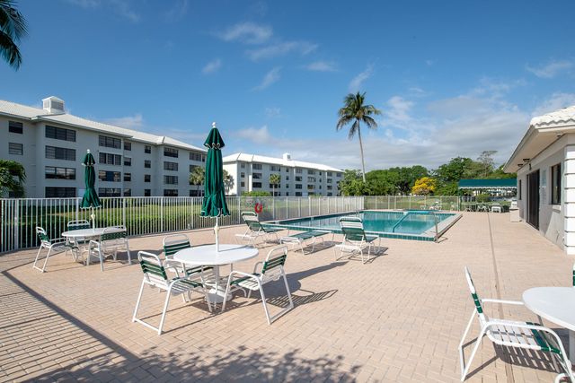 6097 Balboa Circle 202, Boca Raton, FL 33433