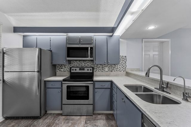 6097 Balboa Circle 202, Boca Raton, FL 33433