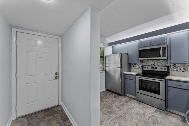 6097 Balboa Circle 202, Boca Raton, FL 33433