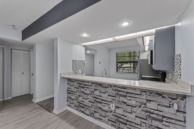 6097 Balboa Circle 202, Boca Raton, FL 33433