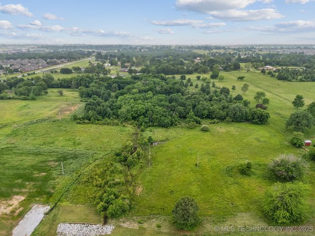 12602 N 116th Street North, Owasso, OK 74055