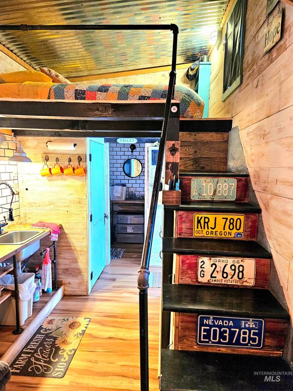 Address unavailable. photo 22