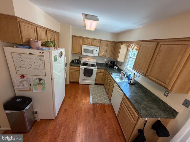 10313 LATNEY RD, Fairfax, VA 22032