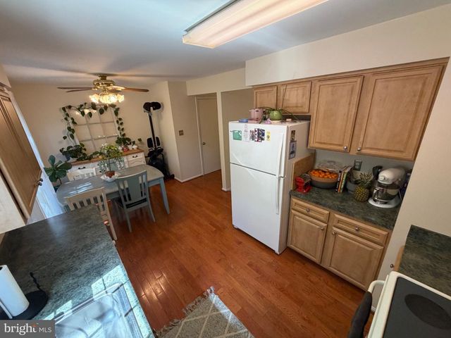 10313 LATNEY RD, Fairfax, VA 22032