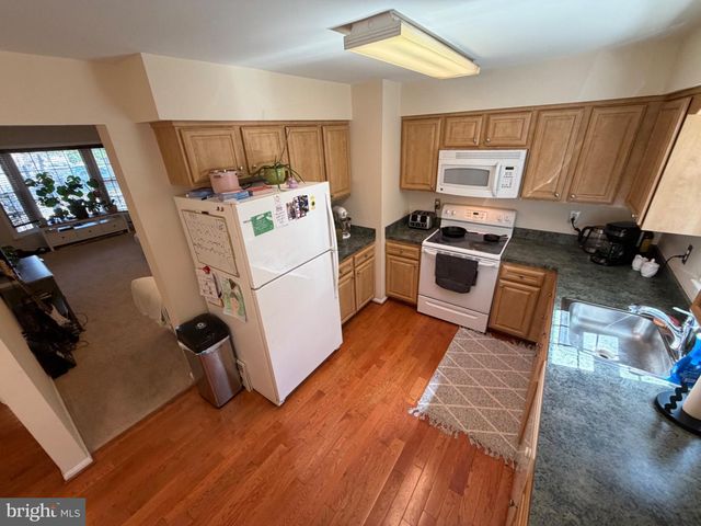 10313 LATNEY RD, Fairfax, VA 22032