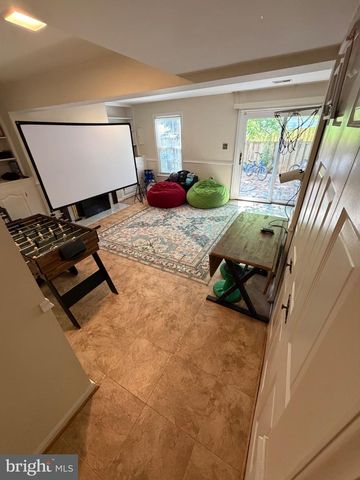 10313 LATNEY RD, Fairfax, VA 22032