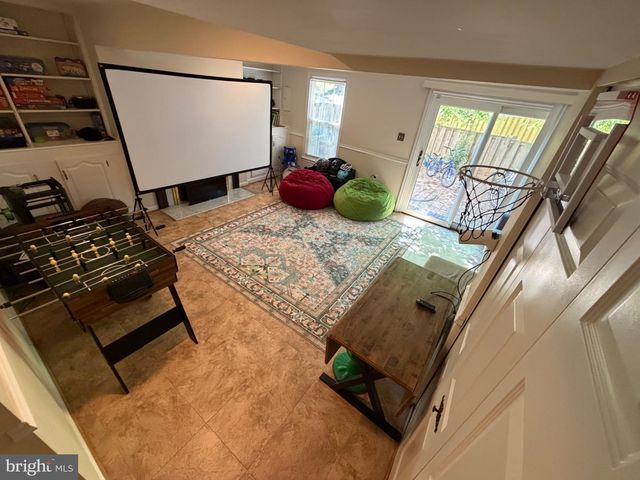 10313 LATNEY RD, Fairfax, VA 22032