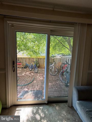 10313 LATNEY RD, Fairfax, VA 22032