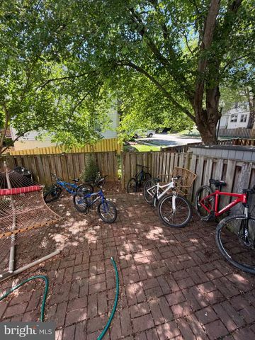 10313 LATNEY RD, Fairfax, VA 22032