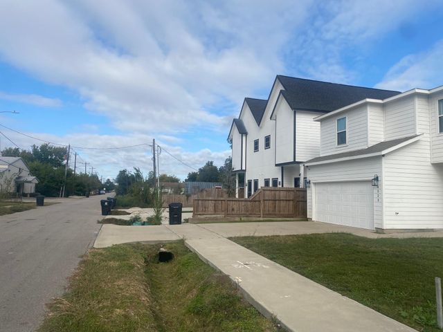 4212 Rosemont Street, Houston, TX 77051