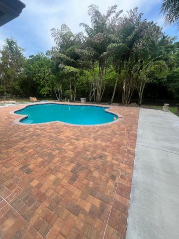 18268 N 49th St Street N, The Acreage, FL 33470