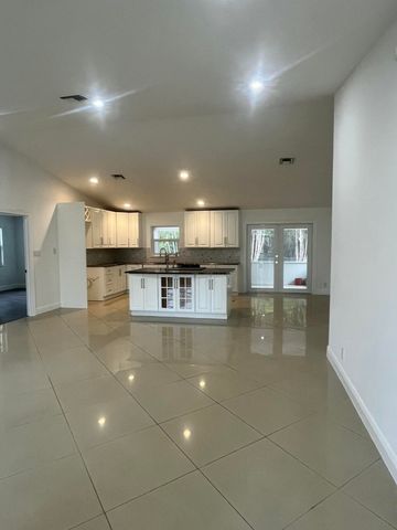 18268 N 49th St Street N, The Acreage, FL 33470
