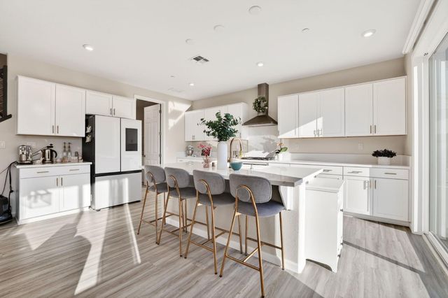 8285 Courage Dr, Sacramento, CA 95829