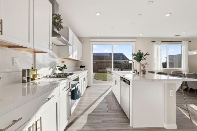 8285 Courage Dr, Sacramento, CA 95829