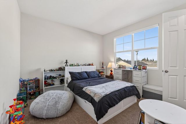 8285 Courage Dr, Sacramento, CA 95829