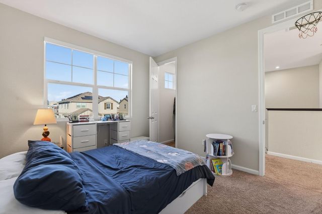 8285 Courage Dr, Sacramento, CA 95829