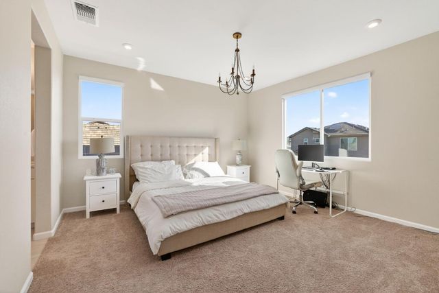 8285 Courage Dr, Sacramento, CA 95829