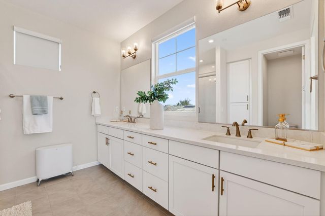 8285 Courage Dr, Sacramento, CA 95829