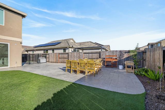 8285 Courage Dr, Sacramento, CA 95829