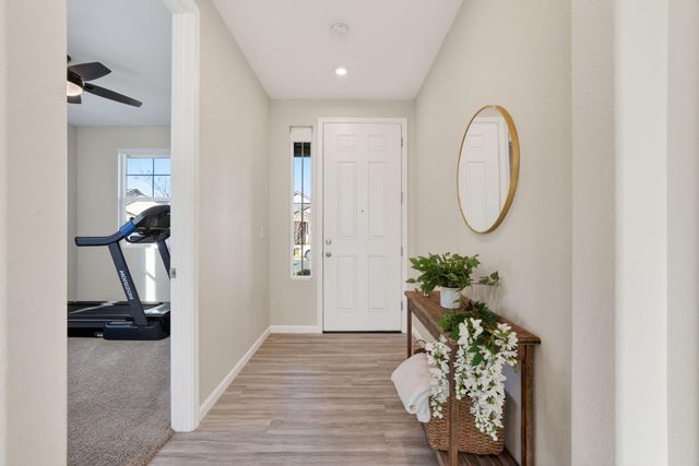 8285 Courage Dr, Sacramento, CA 95829