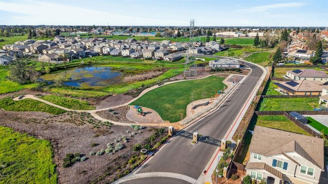 8285 Courage Dr, Sacramento, CA 95829