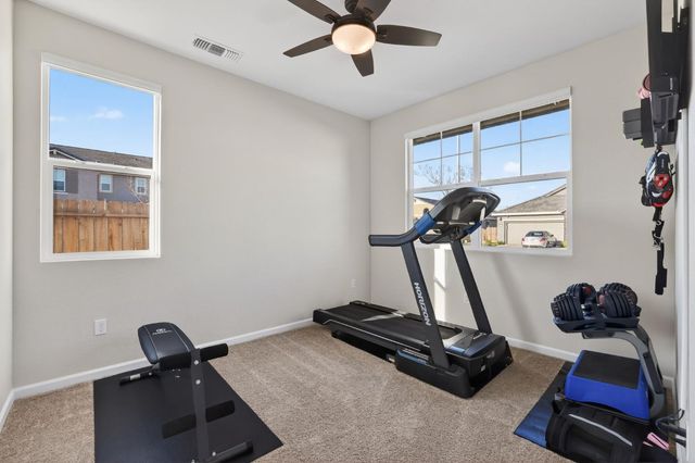 8285 Courage Dr, Sacramento, CA 95829