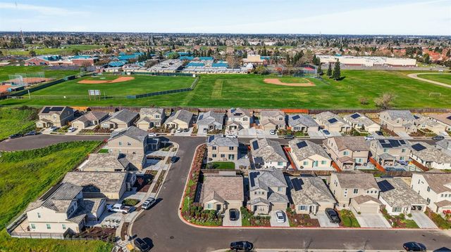 8285 Courage Dr, Sacramento, CA 95829