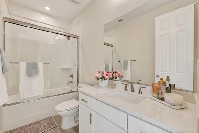 8285 Courage Dr, Sacramento, CA 95829