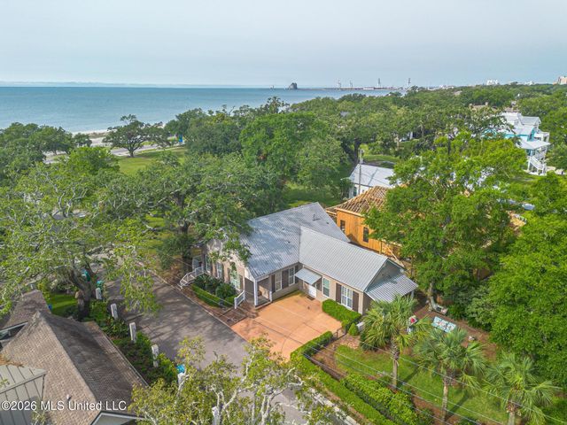 1521 Roberts Avenue, Gulfport, MS 39501