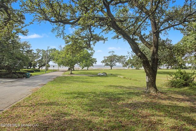 1521 Roberts Avenue, Gulfport, MS 39501