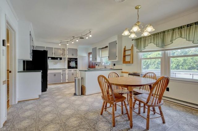 23020 Captain John RD, Courtland, VA 23837