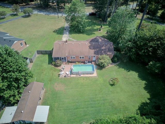 23020 Captain John RD, Courtland, VA 23837