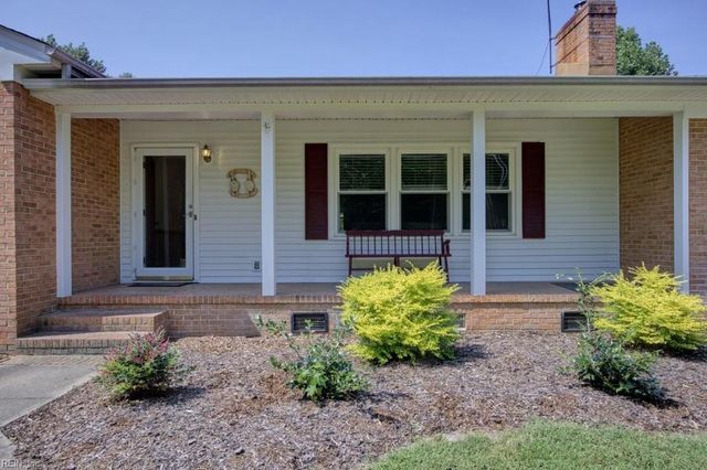 23020 Captain John RD, Courtland, VA 23837