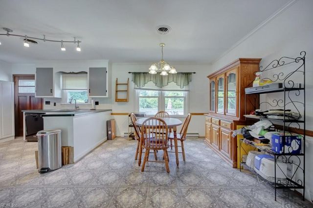 23020 Captain John RD, Courtland, VA 23837