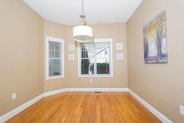 70 Lincoln Ln 70, Grafton, MA 01536