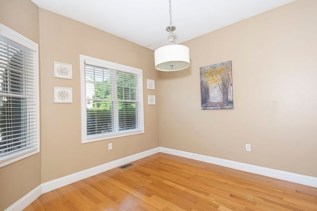 70 Lincoln Ln 70, Grafton, MA 01536