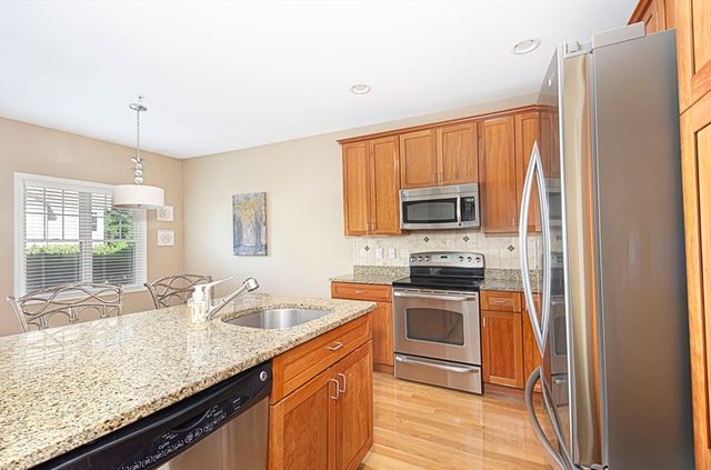 70 Lincoln Ln 70, Grafton, MA 01536