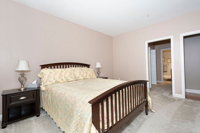 70 Lincoln Ln 70, Grafton, MA 01536