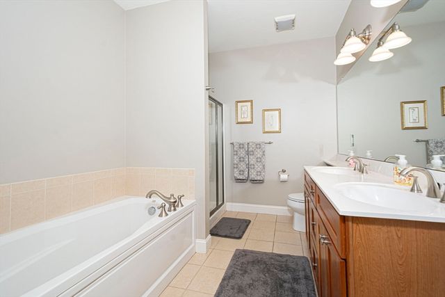 70 Lincoln Ln 70, Grafton, MA 01536