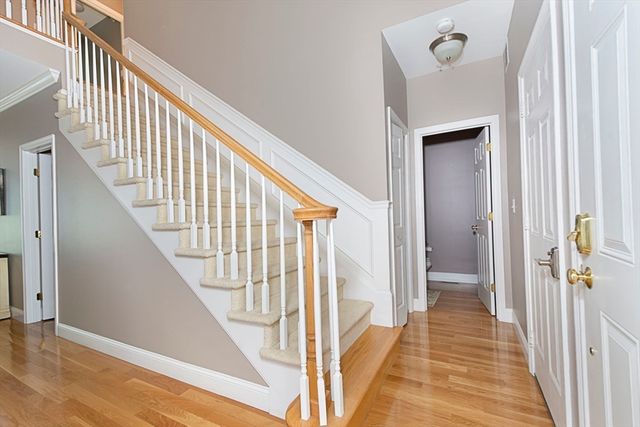 70 Lincoln Ln 70, Grafton, MA 01536