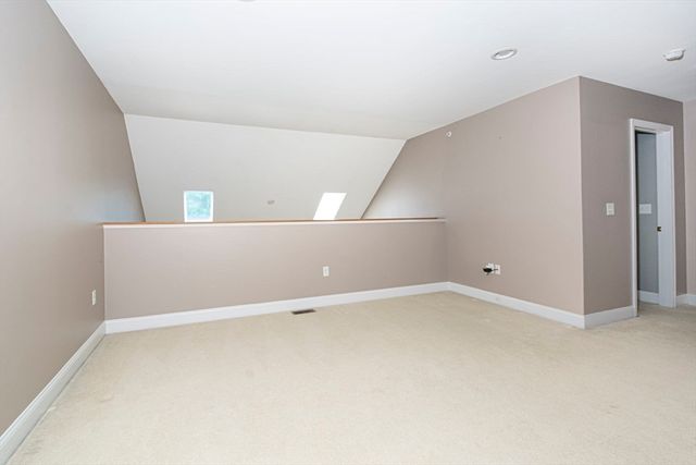 70 Lincoln Ln 70, Grafton, MA 01536