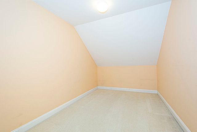 70 Lincoln Ln 70, Grafton, MA 01536