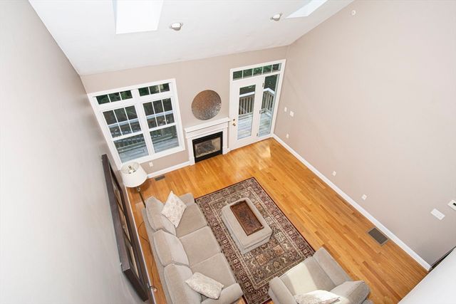70 Lincoln Ln 70, Grafton, MA 01536