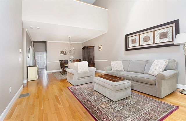 70 Lincoln Ln 70, Grafton, MA 01536