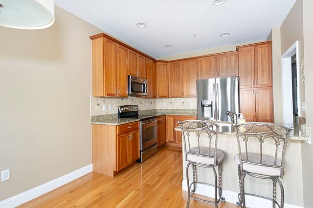 70 Lincoln Ln 70, Grafton, MA 01536