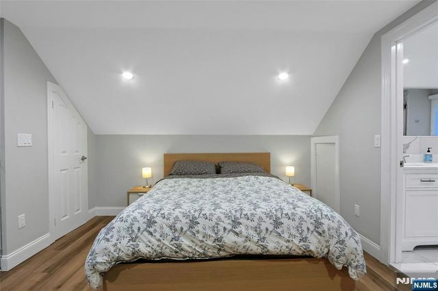 8 Edgewood Avenue, Wyckoff, NJ 07481