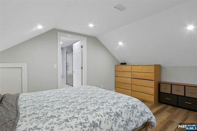 8 Edgewood Avenue, Wyckoff, NJ 07481