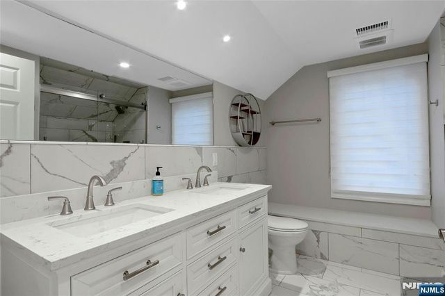 8 Edgewood Avenue, Wyckoff, NJ 07481