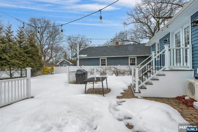 8 Edgewood Avenue, Wyckoff, NJ 07481